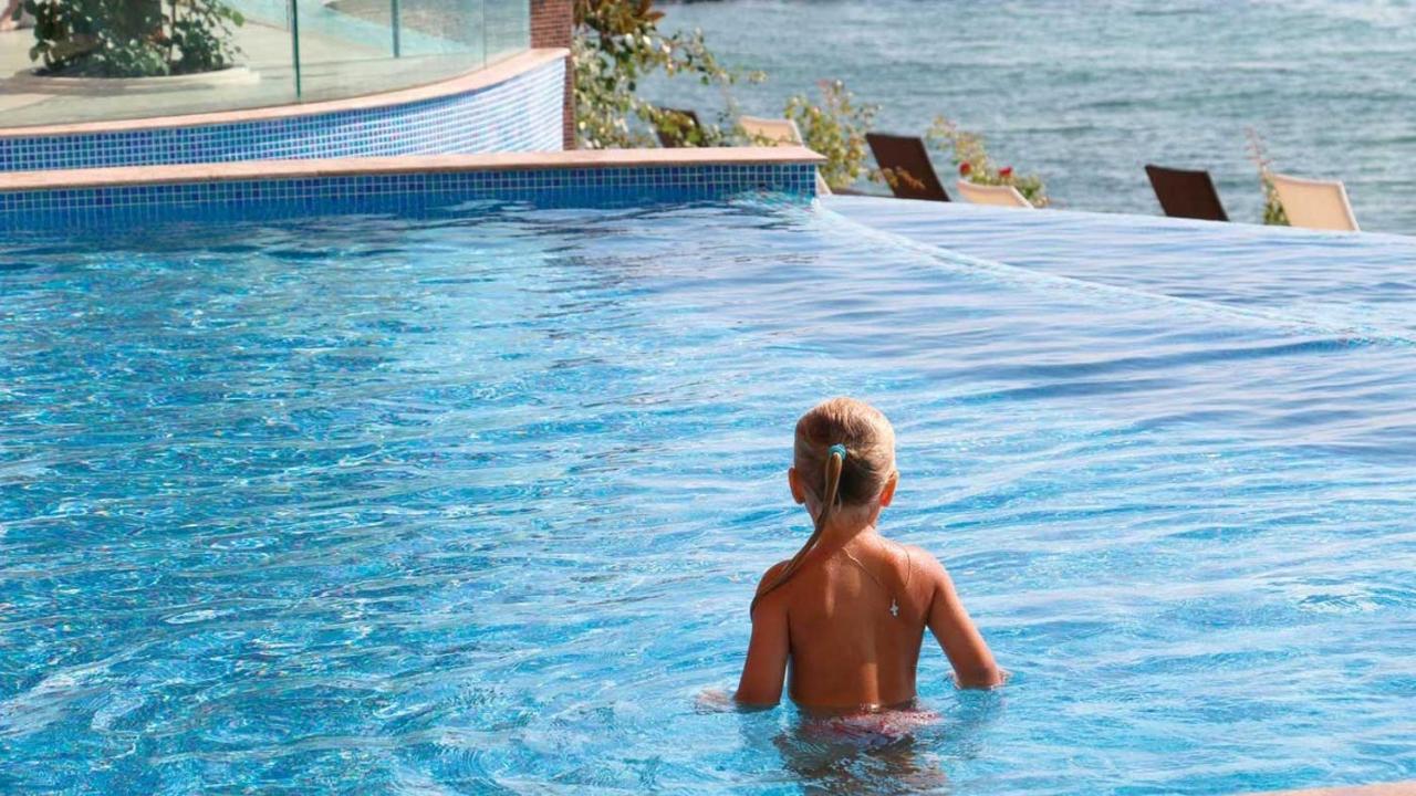 Luxurious And Panoramic Apartments At The Beach In La Mer Complex Golden Sands Exterior foto