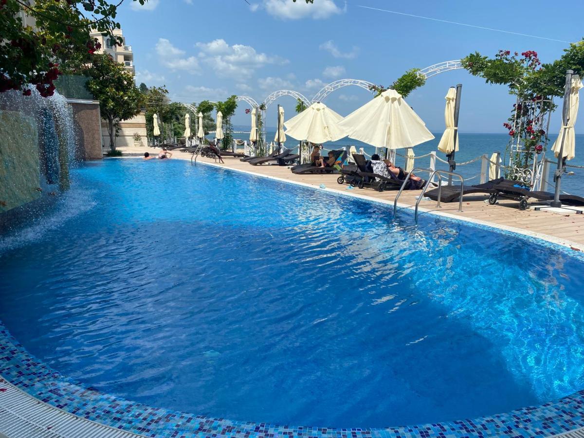 Luxurious And Panoramic Apartments At The Beach In La Mer Complex Golden Sands Exterior foto