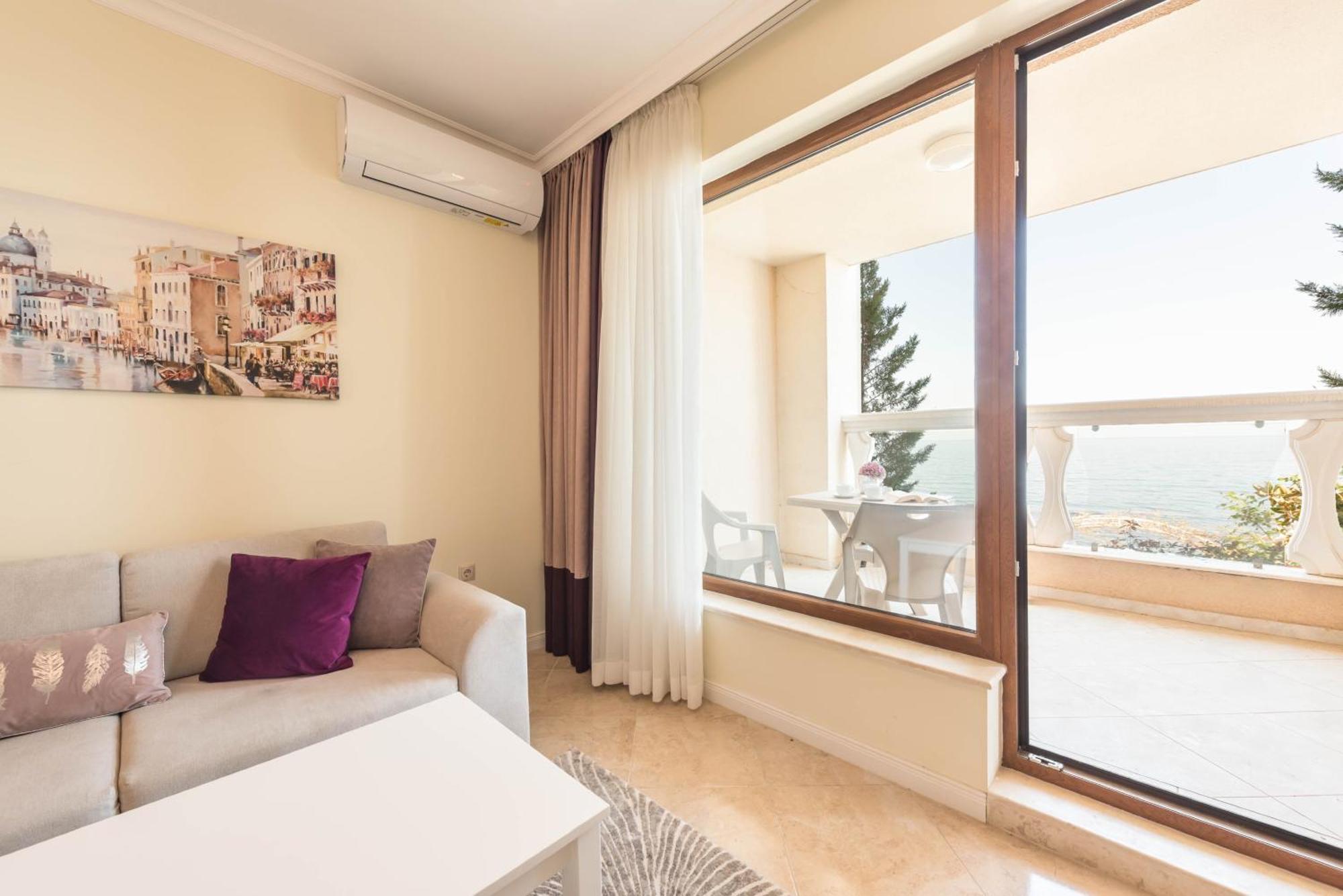 Luxurious And Panoramic Apartments At The Beach In La Mer Complex Golden Sands Exterior foto