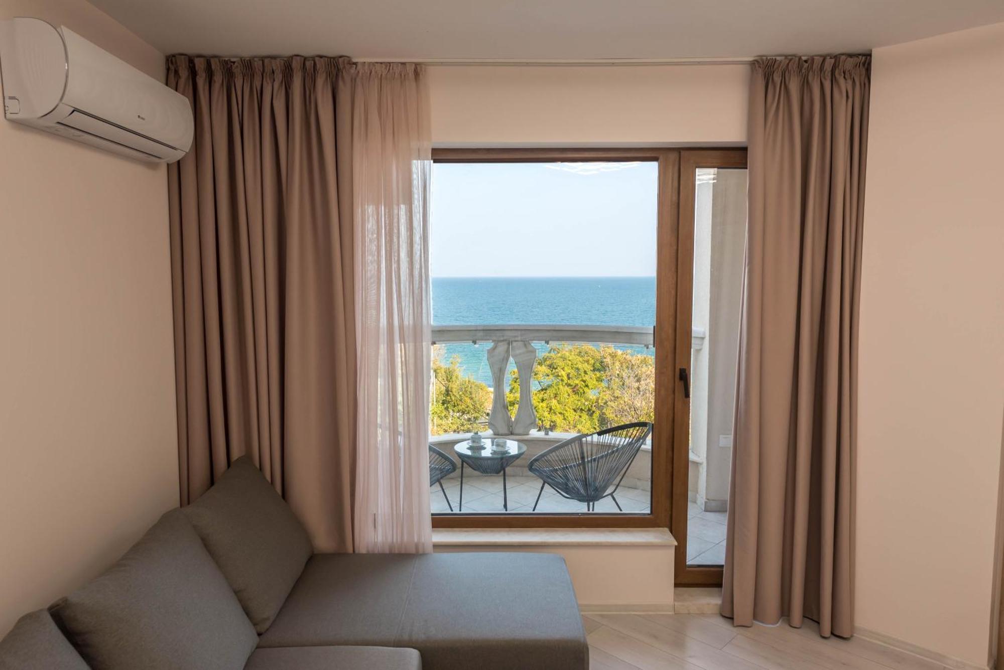 Luxurious And Panoramic Apartments At The Beach In La Mer Complex Golden Sands Exterior foto