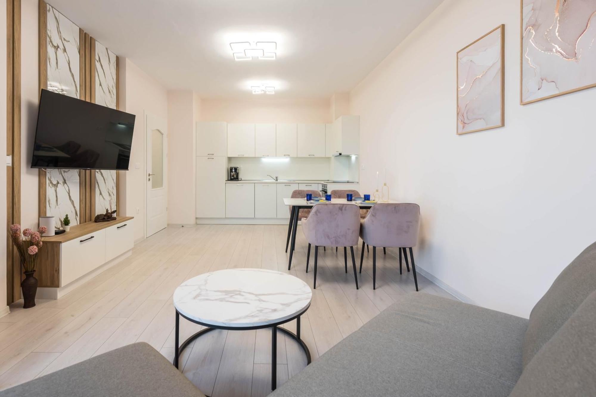 Luxurious And Panoramic Apartments At The Beach In La Mer Complex Golden Sands Exterior foto